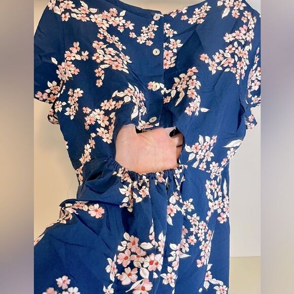 NWT Bobeau Short Flutter sleeve open back midi dress- navy- size M - Picture 5 of 7